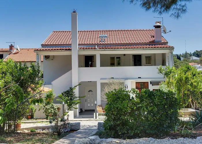 アパート Sunshine マリ・ロシニュ